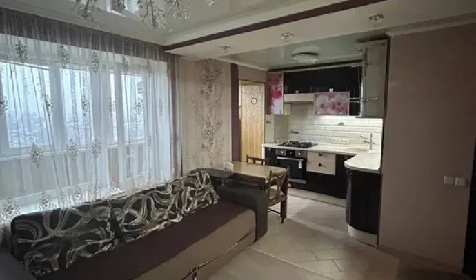 1090 Однокімнатна в центрі